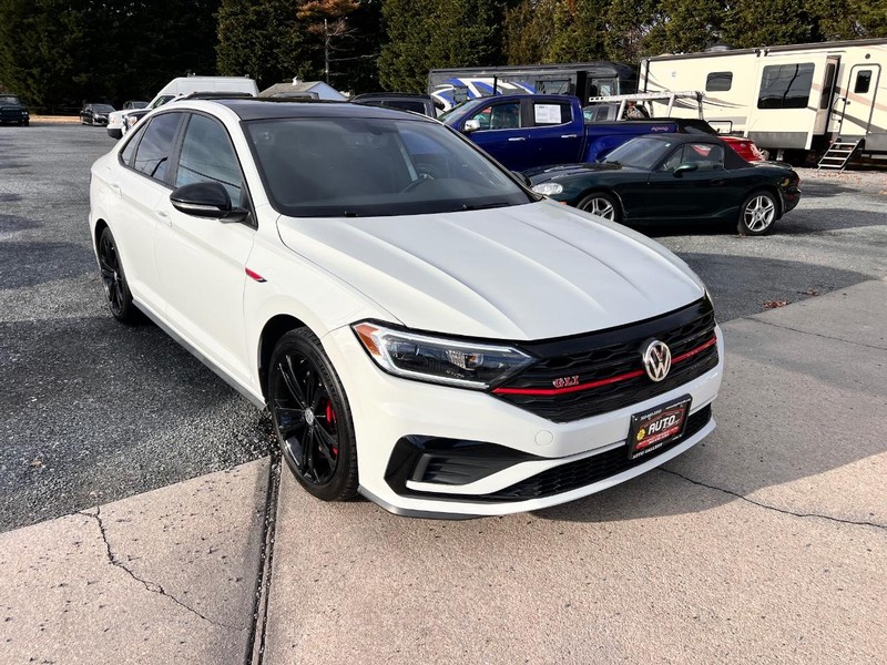 Volkswagen Jetta Vehicle Image 03