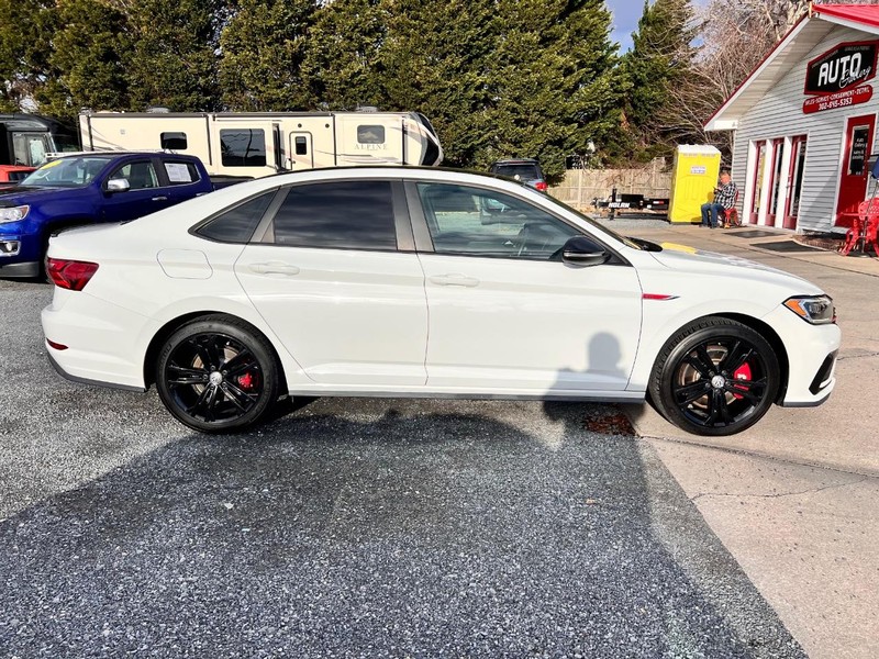 Volkswagen Jetta Vehicle Image 04