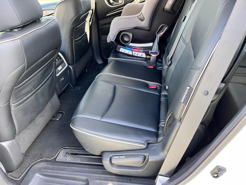 INFINITI QX60 Vehicle Image 16