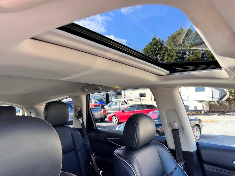 INFINITI QX60 Vehicle Image 21