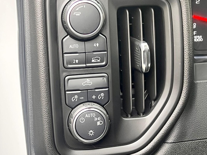 Chevrolet Silverado 1500 Vehicle Image 10