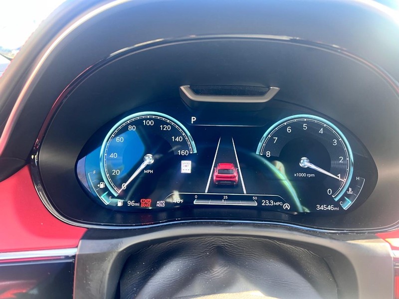 Genesis GV70 Vehicle Image 11