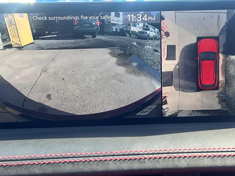 Genesis GV70 Vehicle Image 13