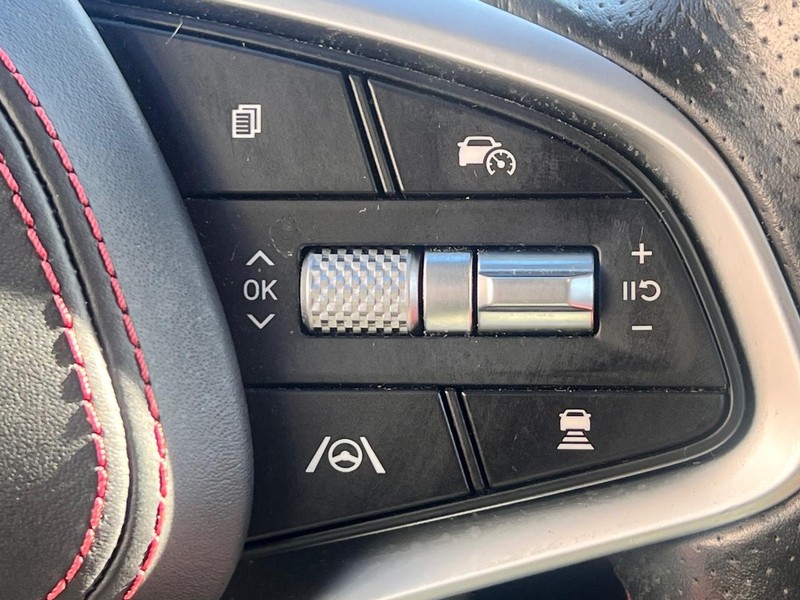 Genesis GV70 Vehicle Image 16