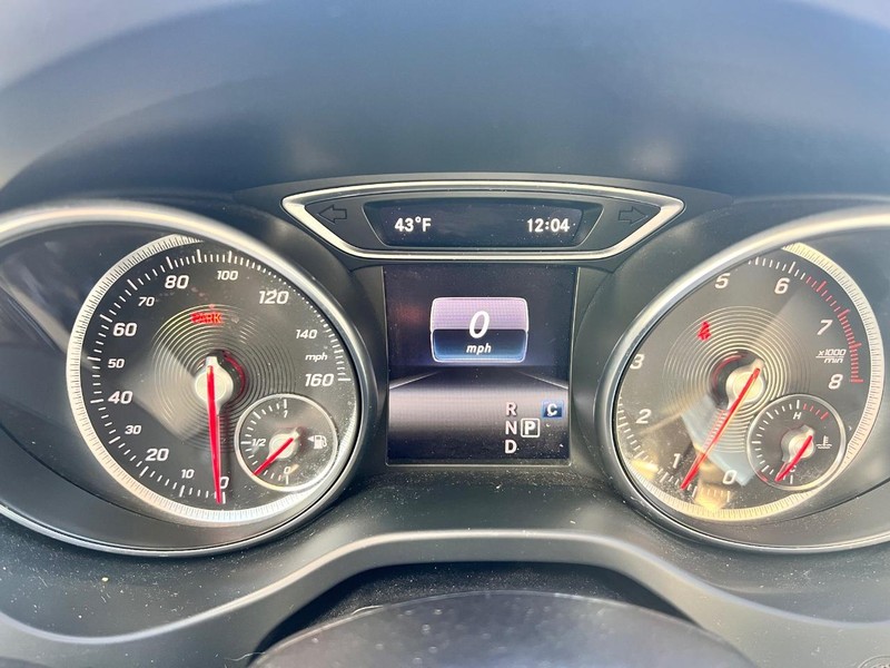 Mercedes-Benz GLA Vehicle Image 10