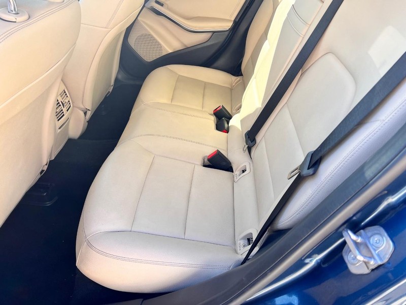 Mercedes-Benz GLA Vehicle Image 14