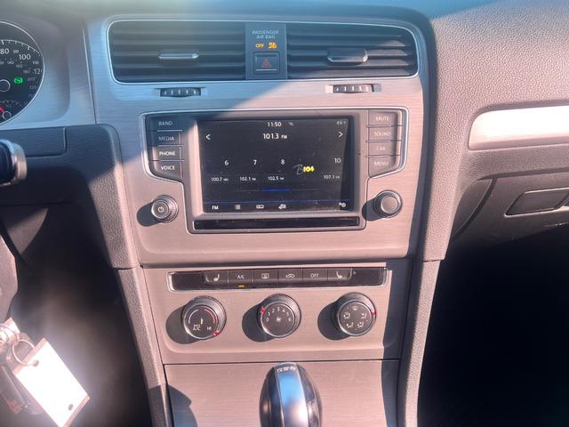 Volkswagen GOLF SPORTWAGEN Vehicle Image 12