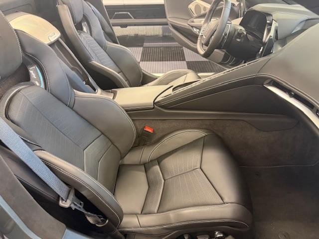 Chevrolet Corvette Vehicle Image 16