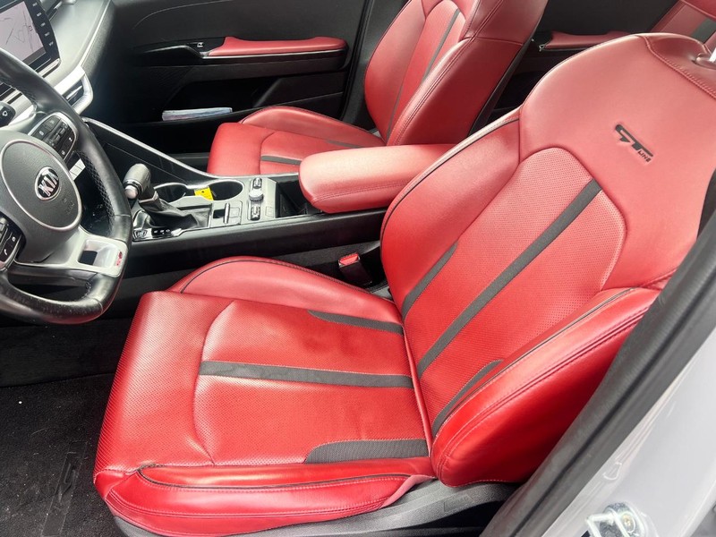 Kia K5 Vehicle Image 12