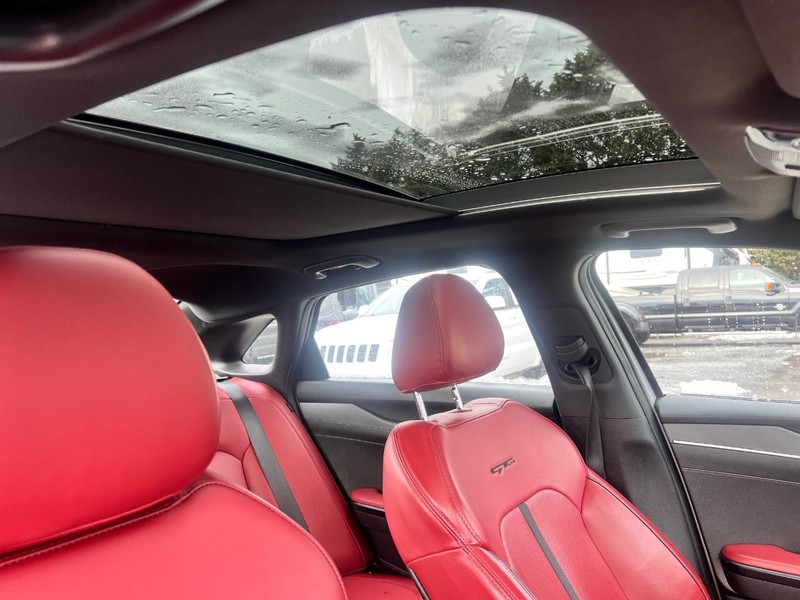 Kia K5 Vehicle Image 15