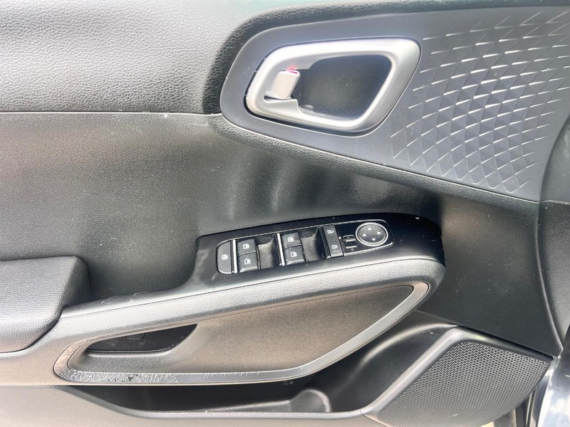 Kia Soul Vehicle Image 09