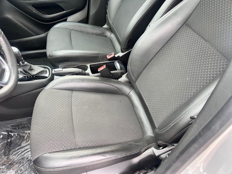 Buick Encore Vehicle Image 13