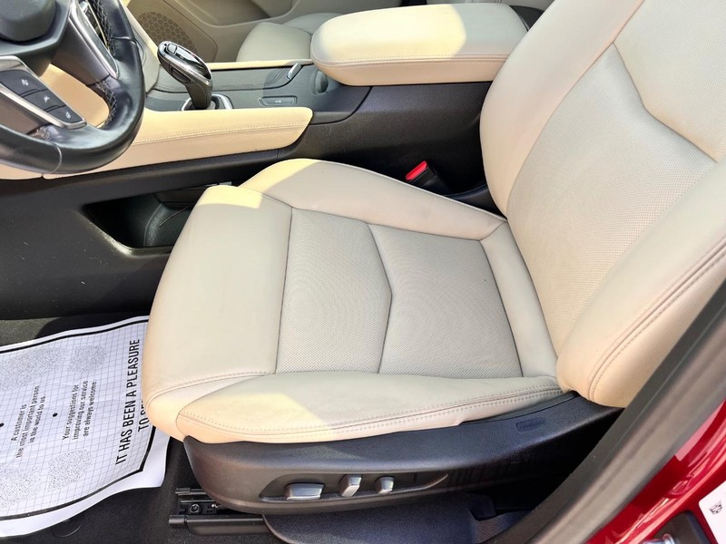 Cadillac XT5 Vehicle Image 12