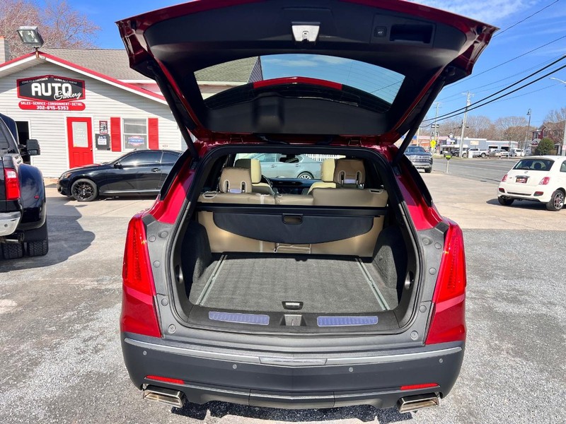 Cadillac XT5 Vehicle Image 14