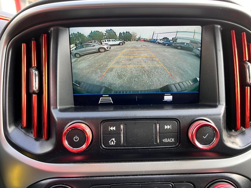 Chevrolet Colorado Vehicle Image 13