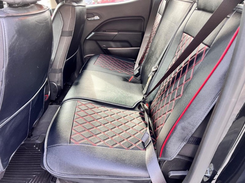 Chevrolet Colorado Vehicle Image 15