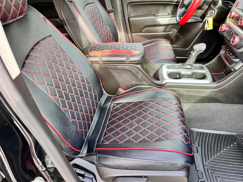 Chevrolet Colorado Vehicle Image 18