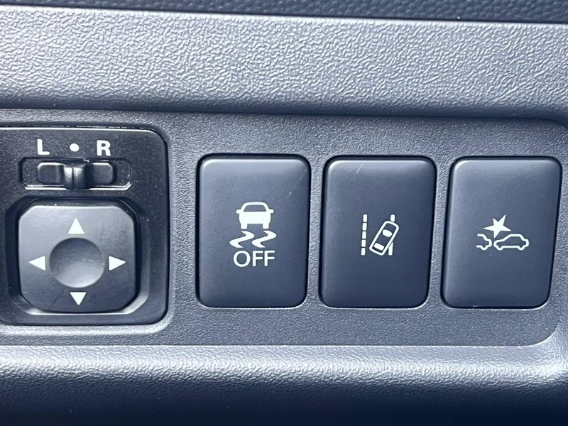 Mitsubishi Mirage Vehicle Image 10