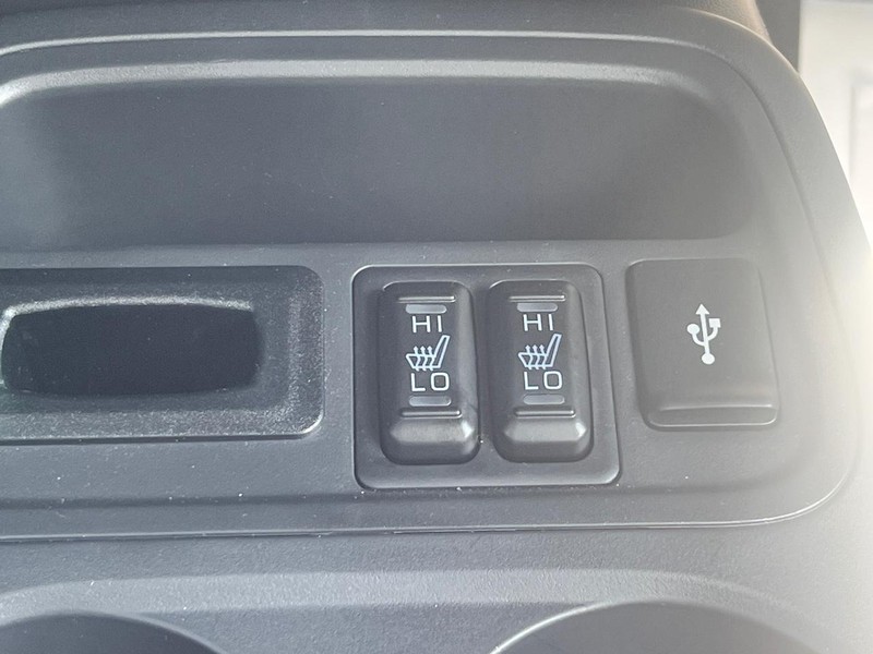 Mitsubishi Mirage Vehicle Image 14