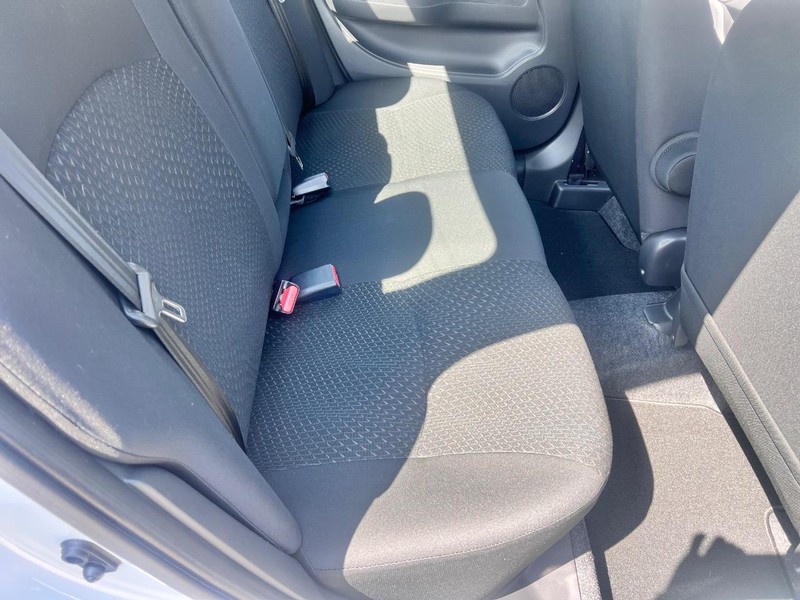 Mitsubishi Mirage Vehicle Image 18
