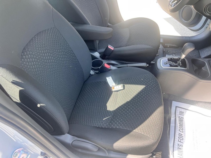 Mitsubishi Mirage Vehicle Image 19