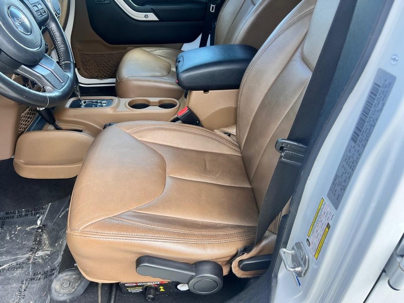 2018 Jeep Wrangler JK Unlimited Sahara - Photo 13