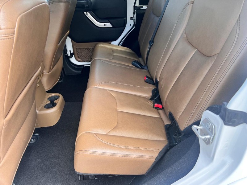 2018 Jeep Wrangler JK Unlimited Sahara - Photo 14