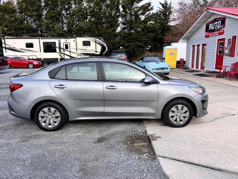 Kia Rio Vehicle Image 04