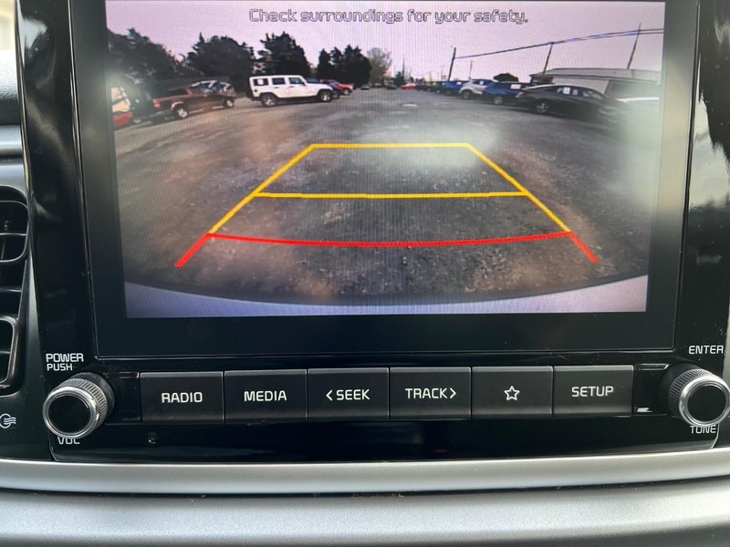 Kia Rio Vehicle Image 13