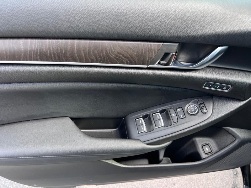 Honda Accord Vehicle Image 09