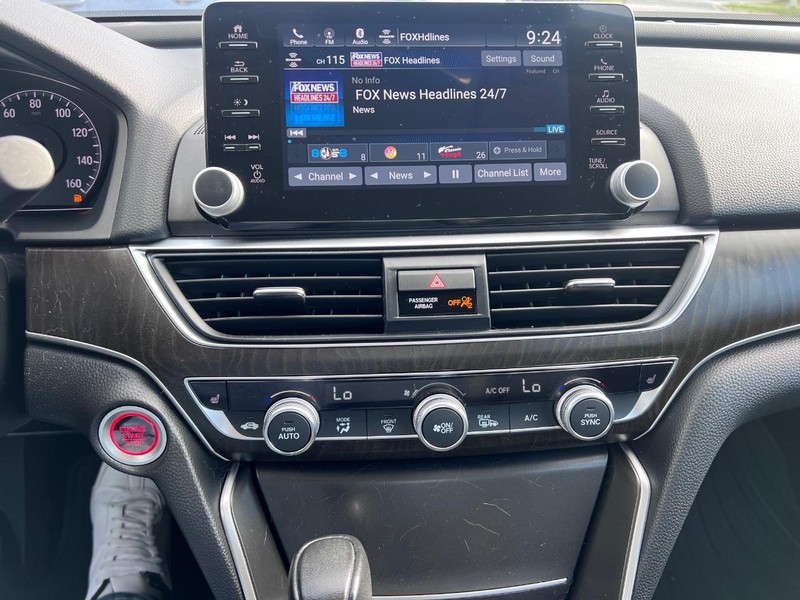 Honda Accord Vehicle Image 12