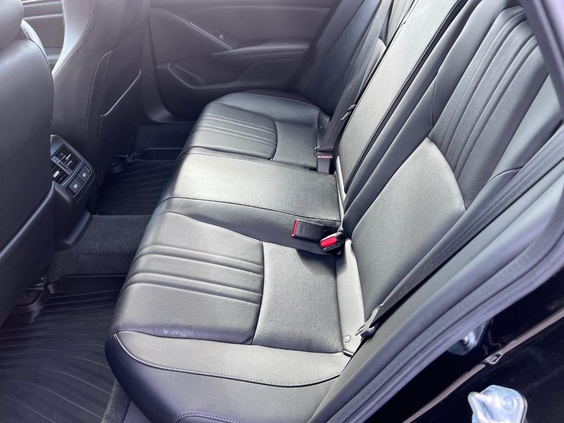 Honda Accord Vehicle Image 15