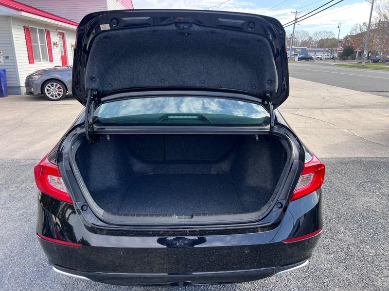 Honda Accord Vehicle Image 16