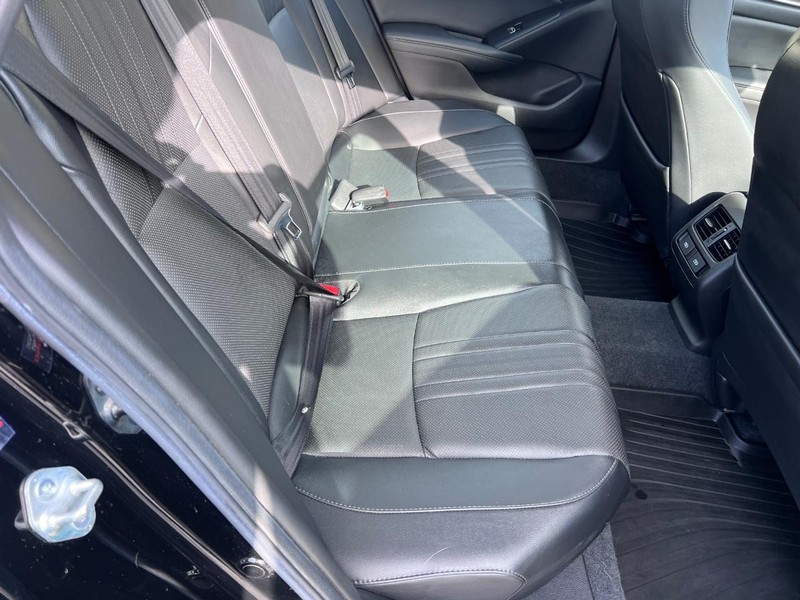 Honda Accord Vehicle Image 18