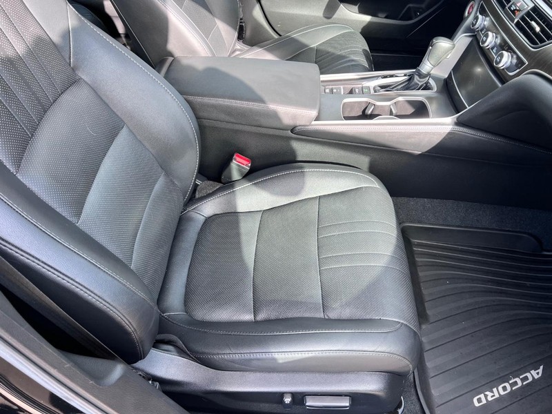 Honda Accord Vehicle Image 19