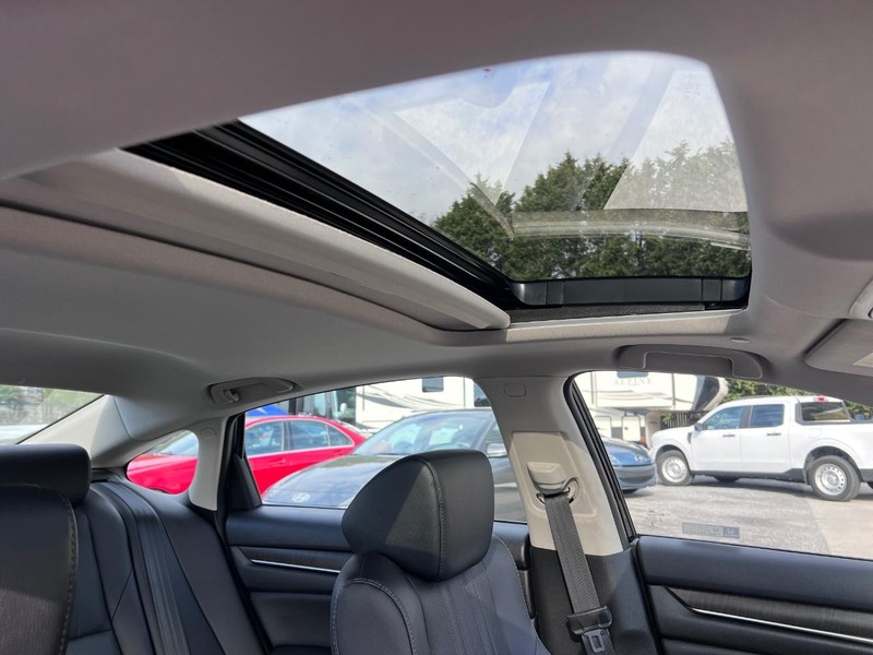 Honda Accord Vehicle Image 20