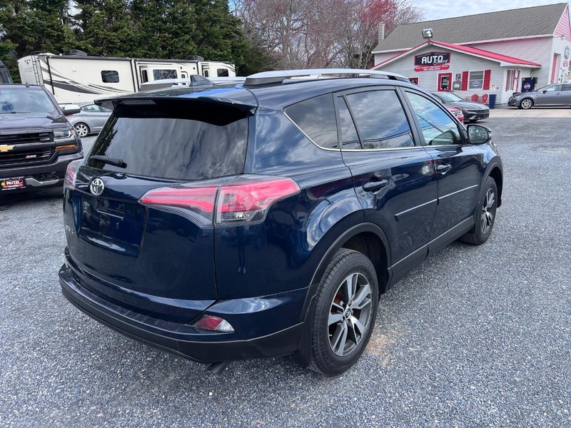 Toyota RAV4 Vehicle Image 05