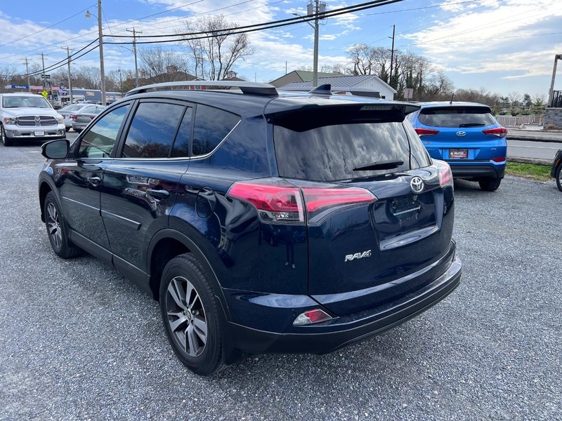 Toyota RAV4 Vehicle Image 07