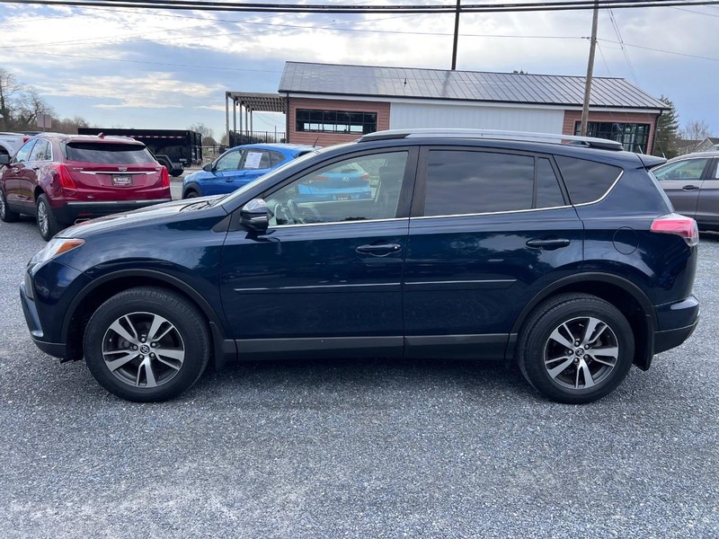 Toyota RAV4 Vehicle Image 08