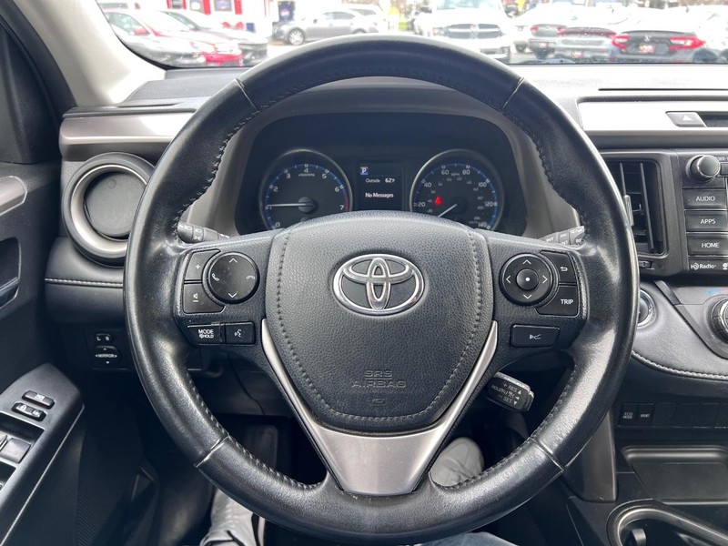 Toyota RAV4 Vehicle Image 10