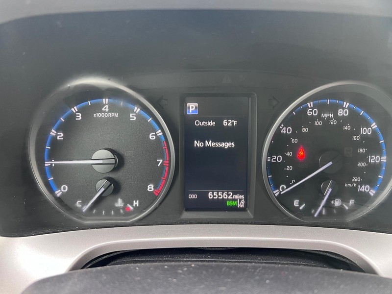 Toyota RAV4 Vehicle Image 11