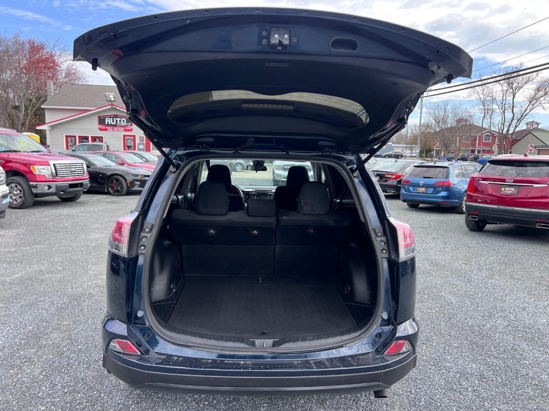 Toyota RAV4 Vehicle Image 16