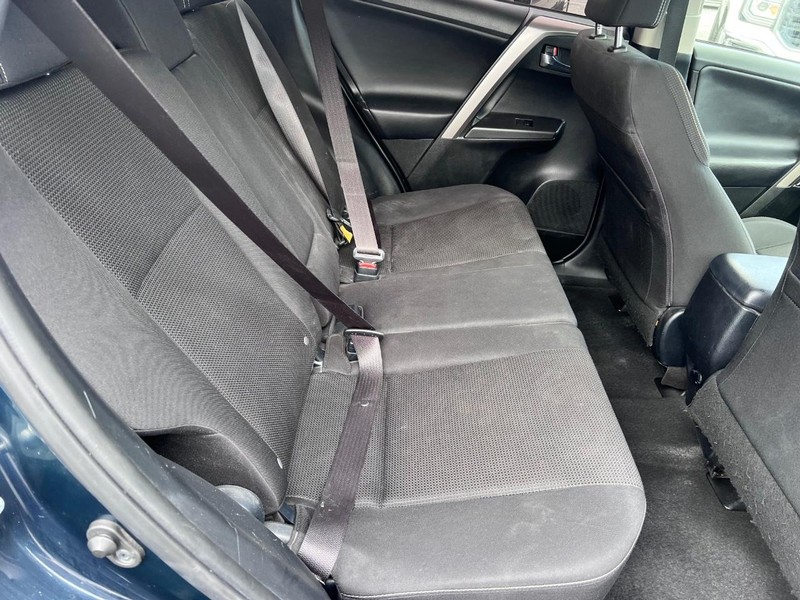Toyota RAV4 Vehicle Image 17