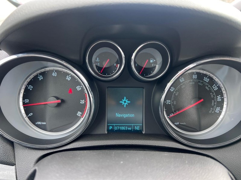 Buick Encore Vehicle Image 11