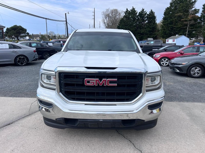 GMC SIERRA Vehicle Image 02