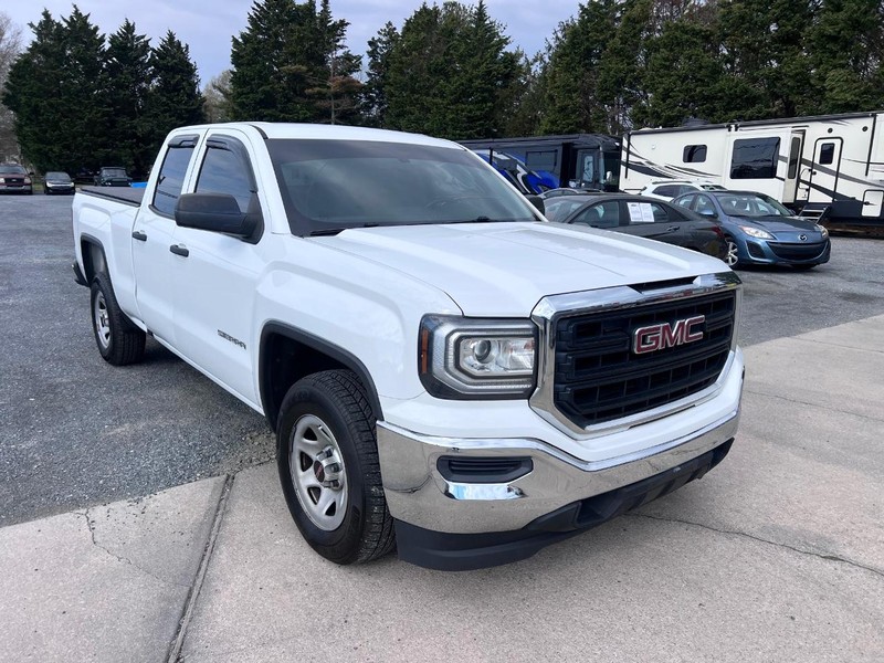 GMC SIERRA Vehicle Image 03