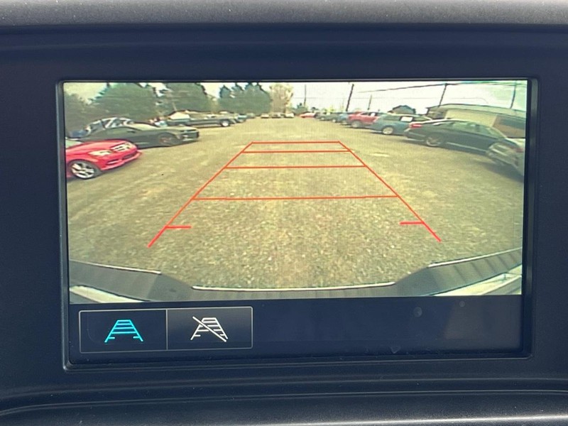 GMC SIERRA Vehicle Image 13