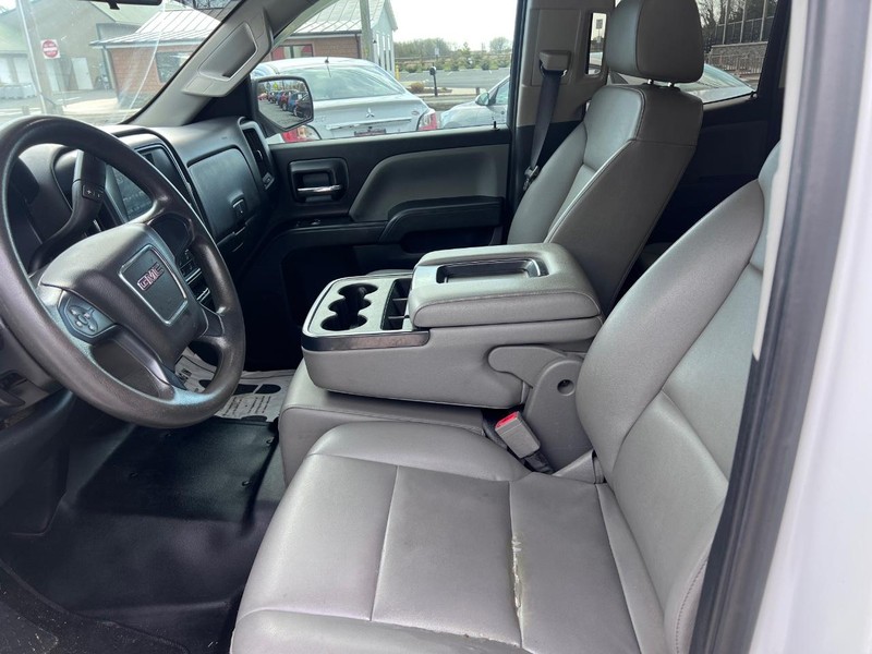 GMC SIERRA Vehicle Image 14