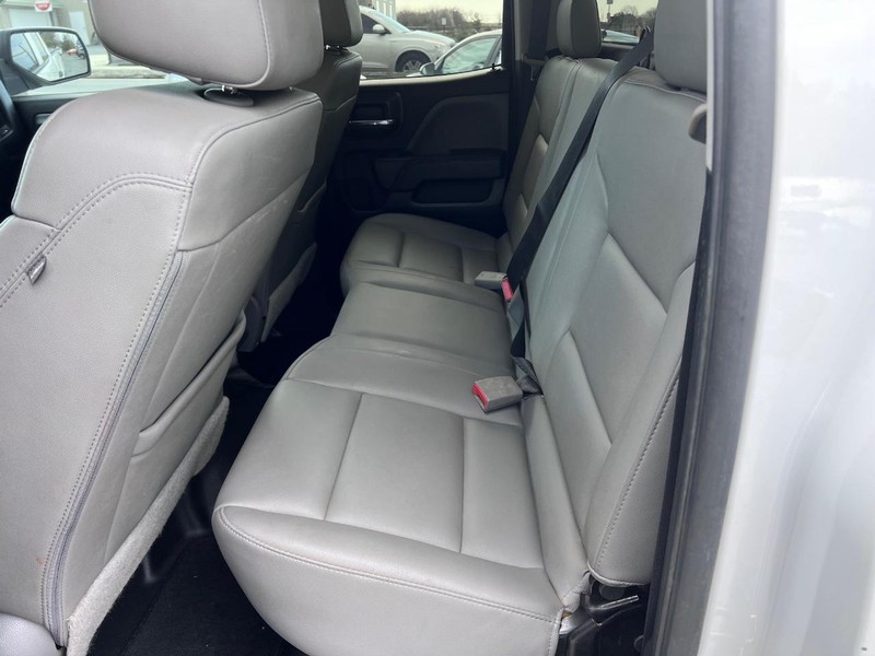 GMC SIERRA Vehicle Image 15