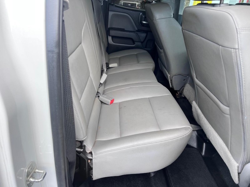 GMC SIERRA Vehicle Image 17